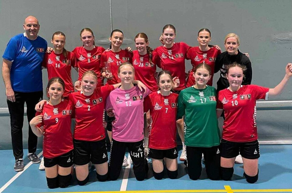 SØLV: J13 tapte det som ble en veldig god og spennende finale. Å være fylkets nest beste lag gir likevel god grunn til å juble.