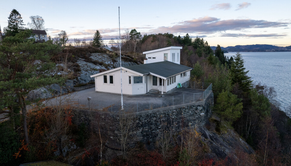 TRENGTE MODERNISERING: Tomten og utsikten var perfekt, men det gamle huset hadde store moderniseringsbehov.