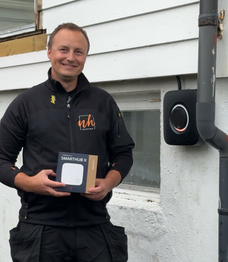 STRØMKONTROLLPAKKE: Bli med i trekningen av strømkontrollpakke fra Futurehome. Premien inkluderer at NH Elektro kommer og monterer pakken, forteller Installatør, Ørjan Haugland.