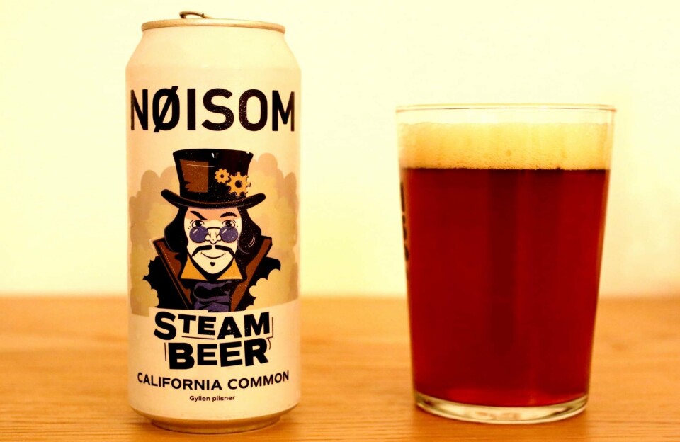 RIK PÅ SMAK: Nøisoms Steam Beer er undergjæret som en pils og ikke tørrhumlet. Likevel er det tilført egenskaper som gjør at det minner like mye om en overgjæret ale.