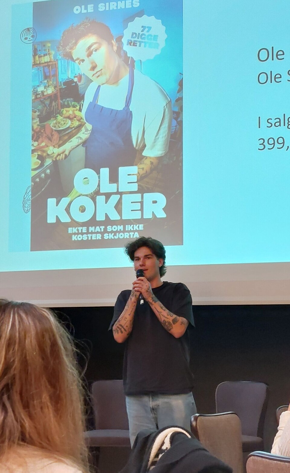 BOKMØTE: A24s boktipser, Marianne Hansen, var på bokmøte med Bonnier og fikk høre debutant Ole Sirnes.