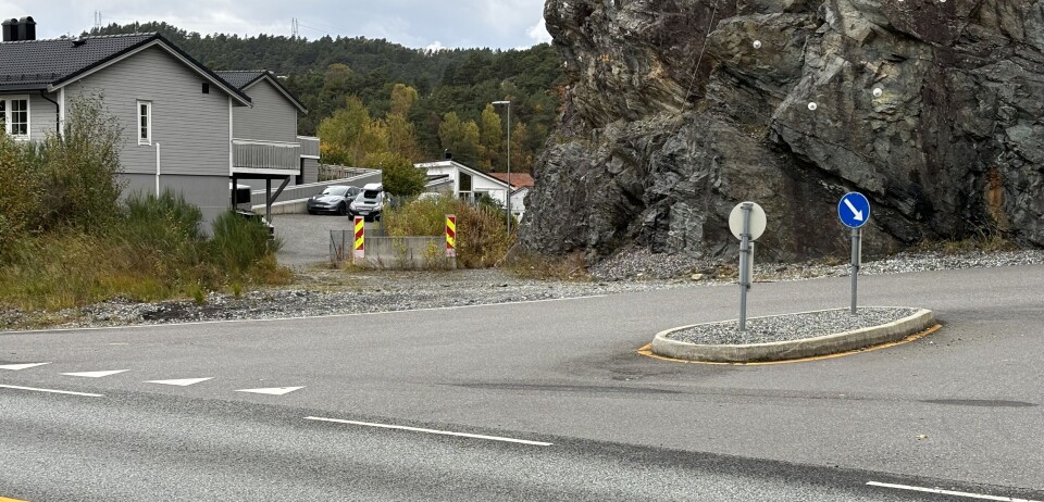 STRIDENS KJERNE: Bildet viser krysset til Lønvarden. Veien til Krokåsdalen gjennom Duedalen skal gå der betongklossene står, skriver innleggsforfatteren.