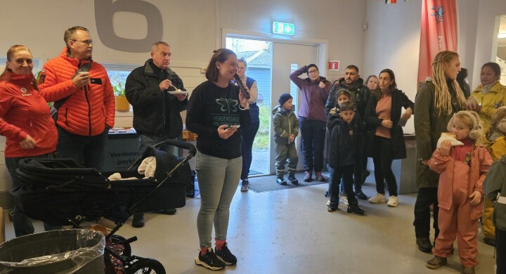 WELCOME: Tina Dale at the Volunteer Center welcomes everyone to 'Outdoor Food from Around the World'.