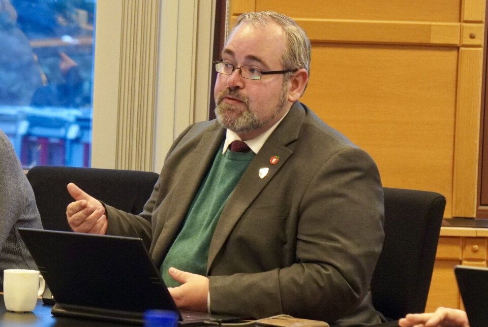 MÅ SNU HVER STEIN: - Vi kan ikke la være å snu på den største steinen når vi skal redde kommuneøkonomien, ,sier Stig Abrahamsen.