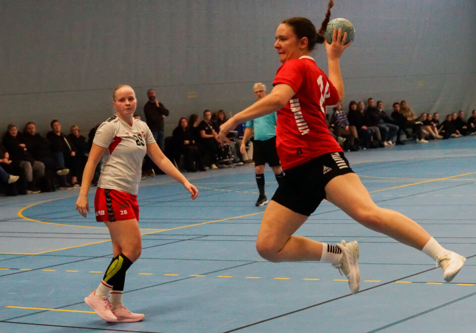 TØFF OPPGAVE: Marthe Rasmussen tror at det er en tøff oppgave som venter. Her i kampen mot Kjøkkelvik 2 for tre uker siden.