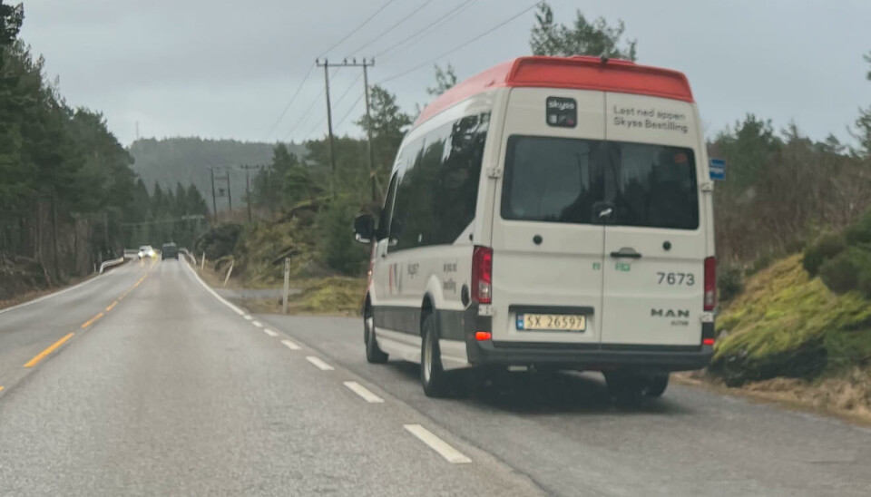STÅR: Bestillingsbussen har tekniske problemer.