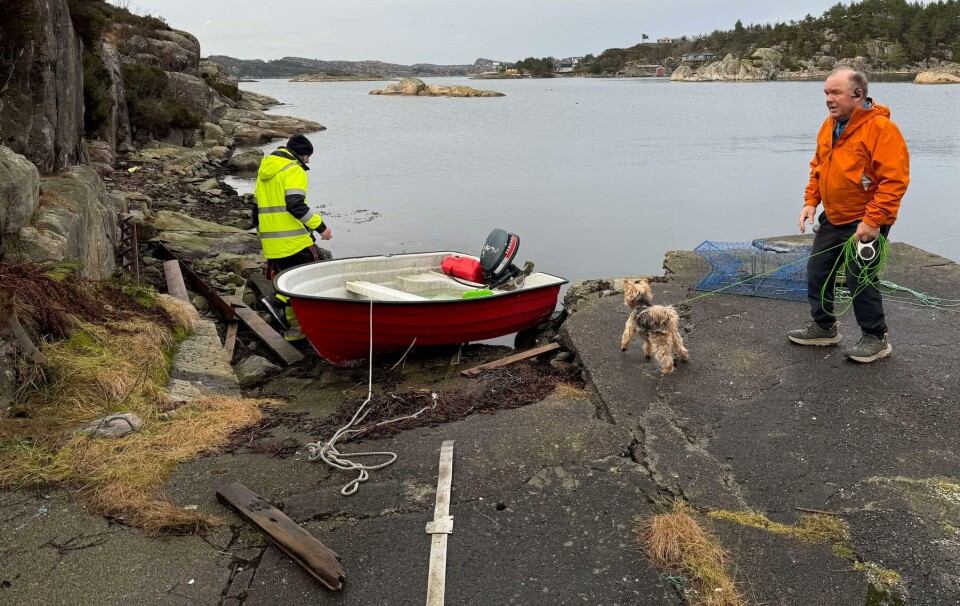 SØK: Båten til Oddvar ligger på plassen sin på Hanøy. I dette området vil det bli privat søk etter savnede Oddvar, som ikke er sett siden julaften. Helge Havstein (innfelt) er primus motor for søket.