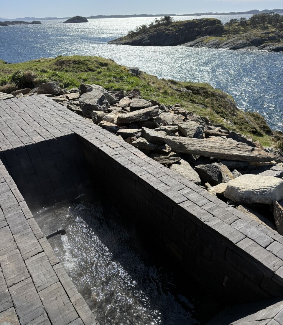 HOT TUB: Utenfor badstuen finner man denne hot tuben som garantert vil bli populært.