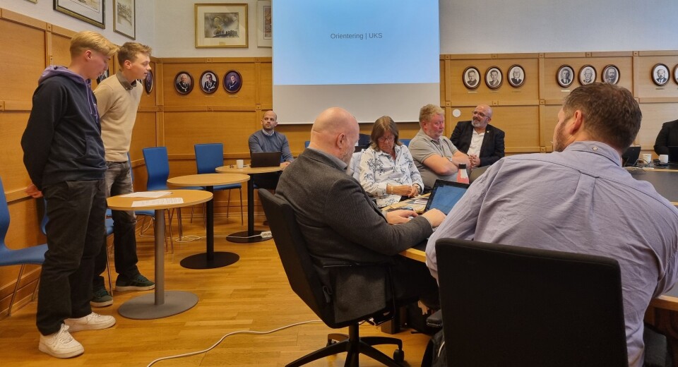 ENGASJERTE UNGDOMMER: Ungdommens kommunestyre ved ordfører Marcus B. Askildsen og varaordfører Oliver Golten holdt innlegg på gårsdagens møte i Utvalg for oppvekst og levekår.